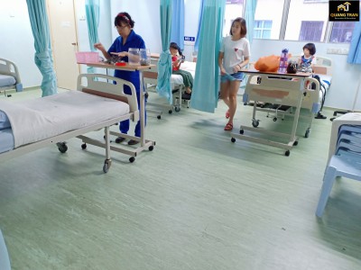 Thi công Sàn Nhựa Vinyl kháng khuẩn bênh Viện