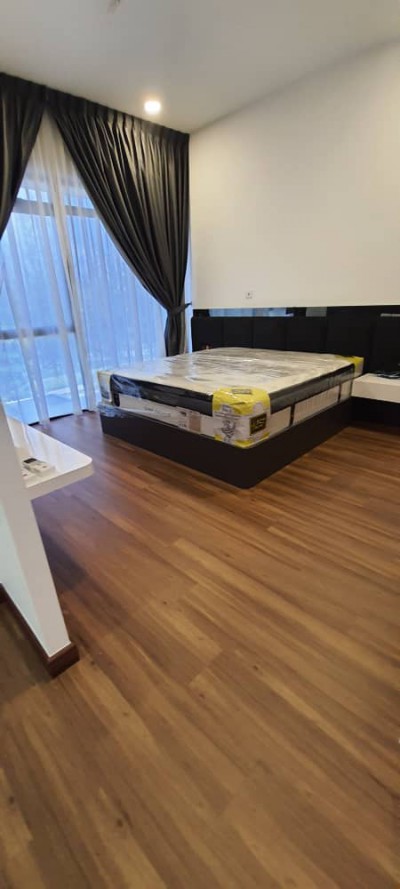 HOÀN THIỆN CÔNG TRÌNH THI CÔNG SÀN NHỰA VINYL GIẢ GỖ - ỐP CẦU THANG SÀN NHỰA QUANG TRAN - CĂN HỘ